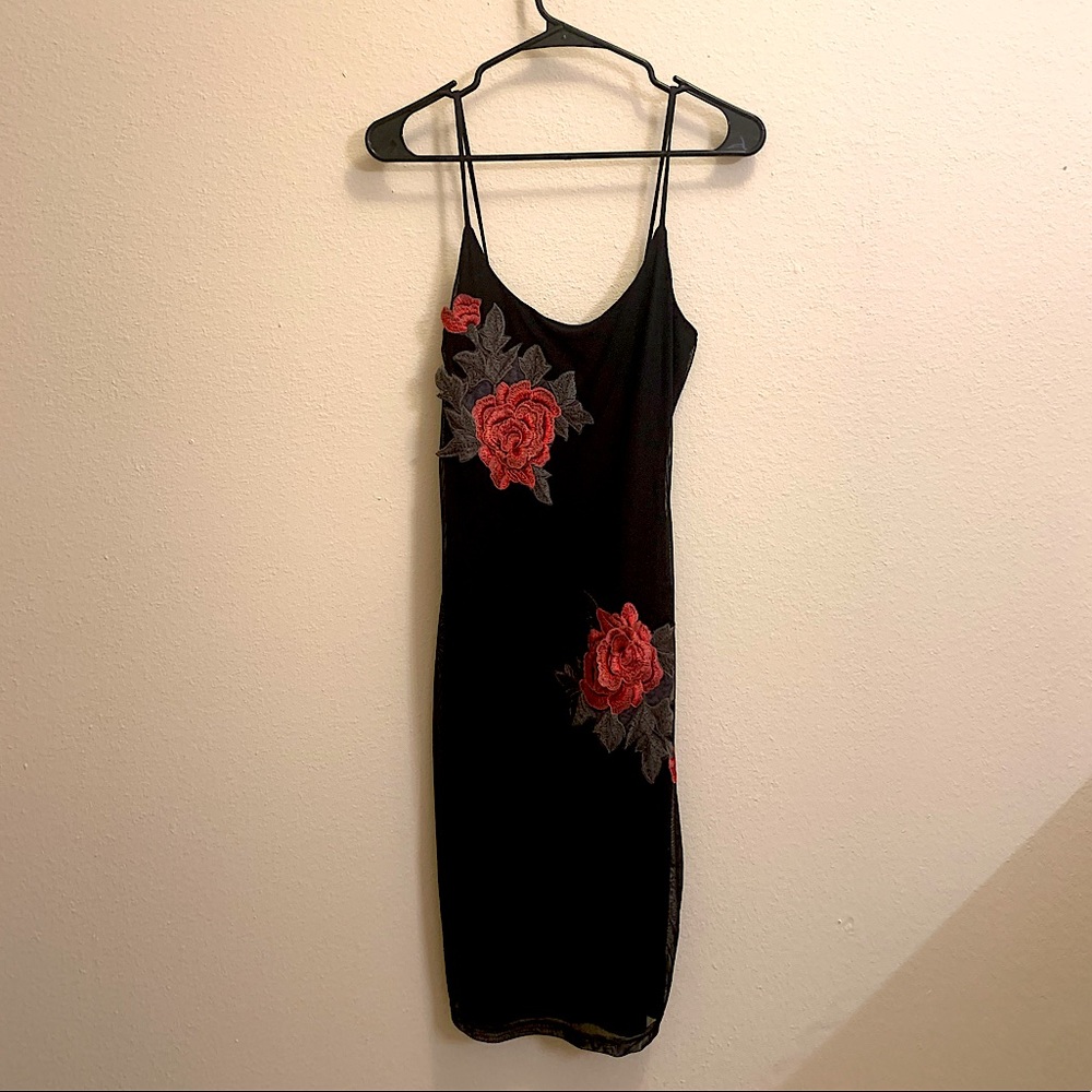 Size S Rue21 black dress with red roses